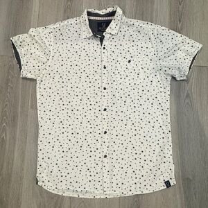 Quilted Giraffe White button up with blue star pattern S/S